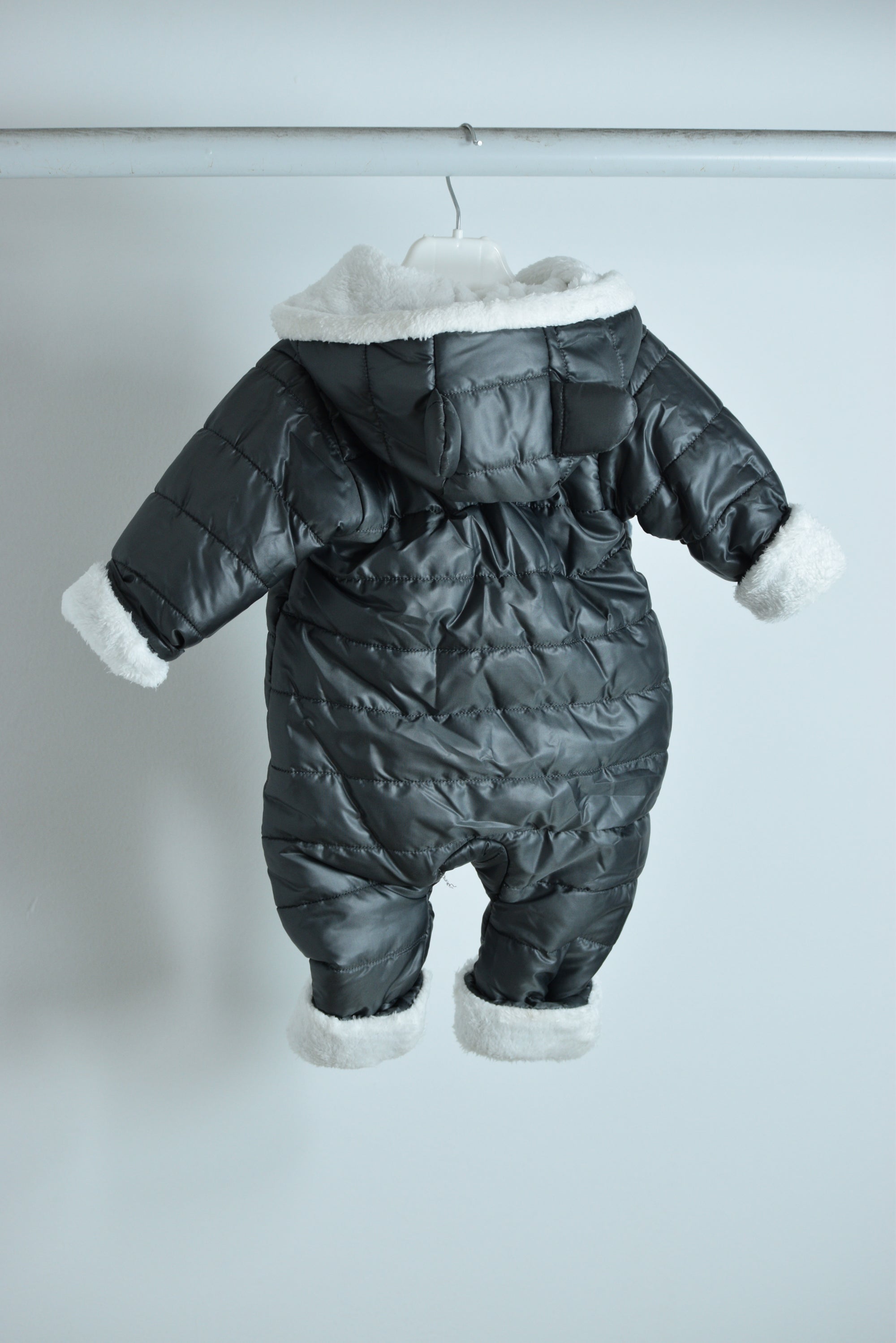 سالوبيت بامب ضد مياة