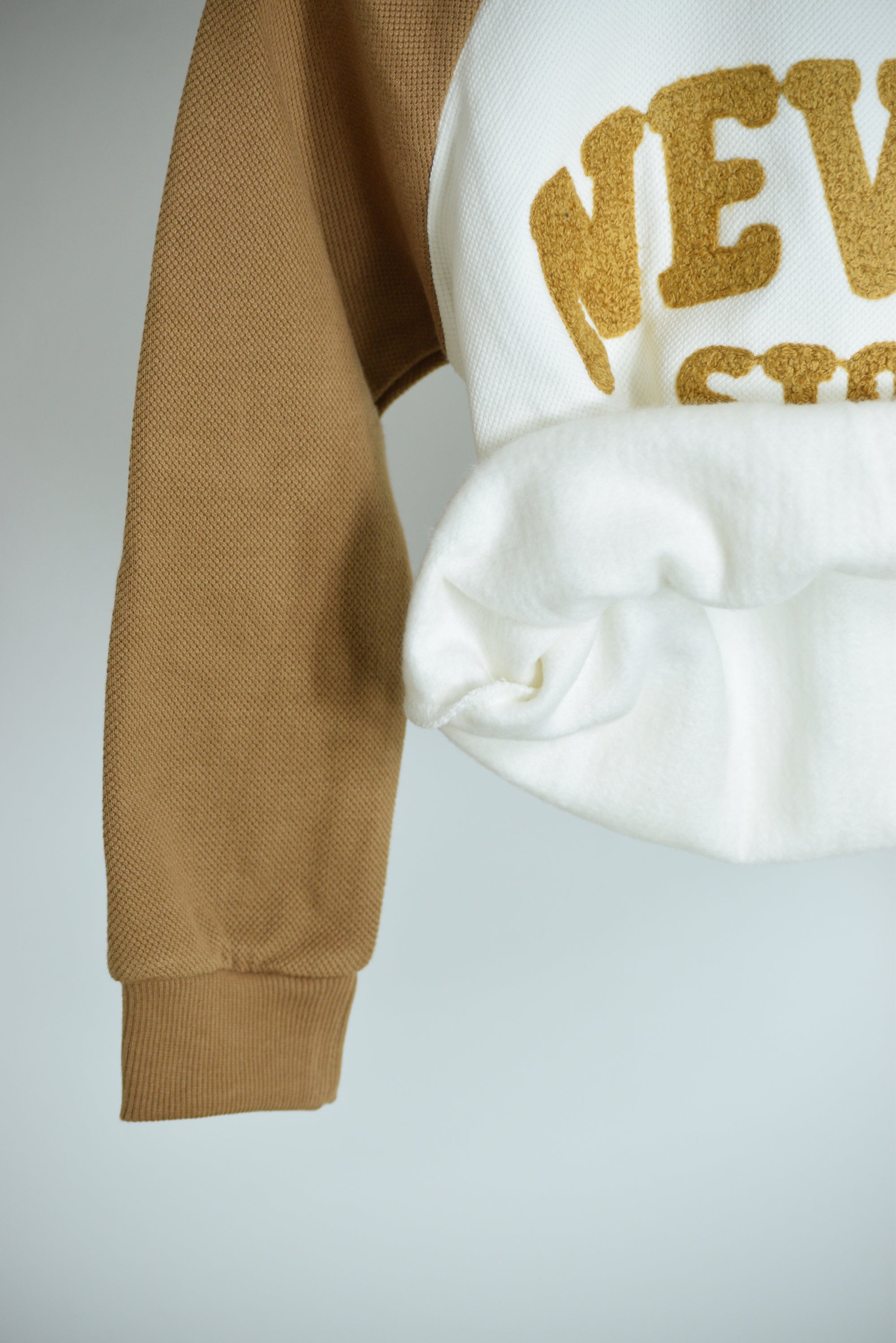 سويتشرت بيكا بوبر من الداخل